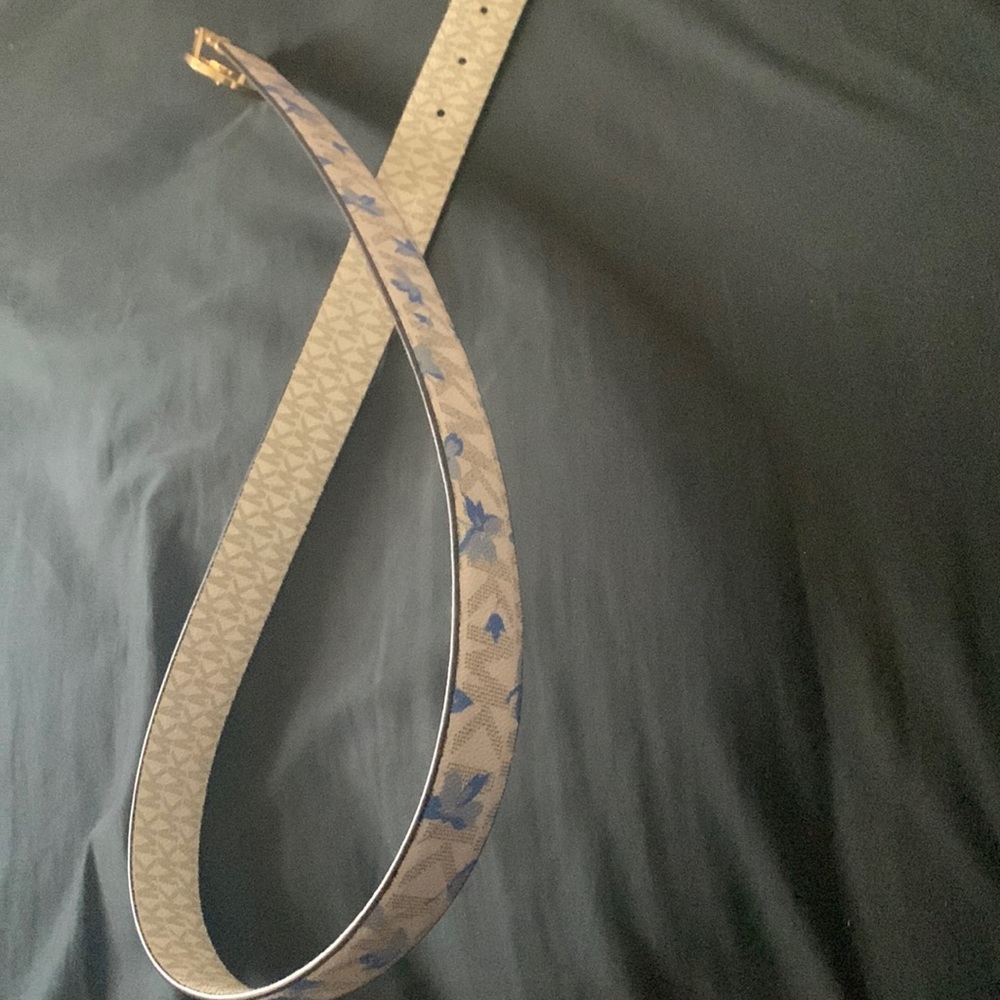 Michael Kors Reversible MK Logo Blue
Flower Print Belt MK Buckle Size Large